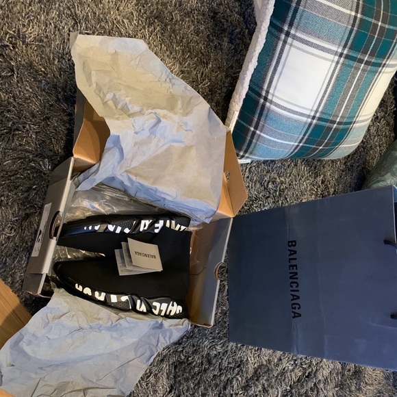 balenciaga speed runner graffiti